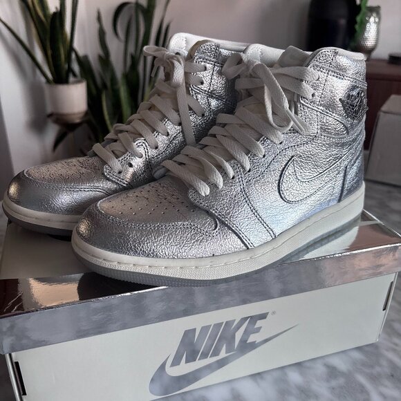 Nike Women's Air Jordan Retro Hi-Top Silver | Brand New Size 8.5 - Picture 1 of 7